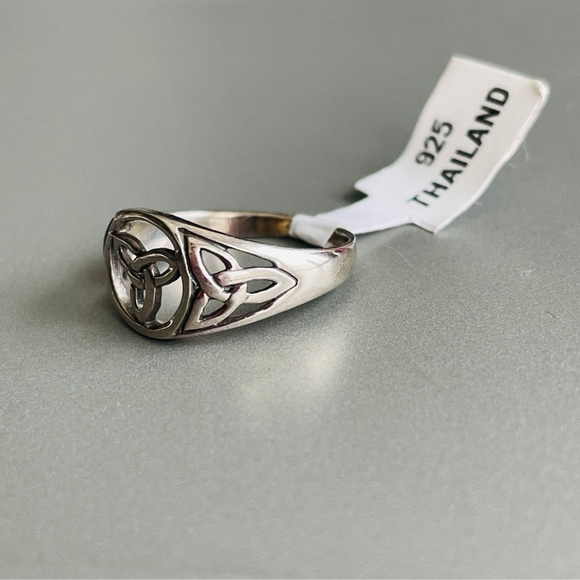 Celtic Trinity Triquetra Knot Sterling Silv Ring Available Sizes 8, 9, 10 - Picture 11 of 13